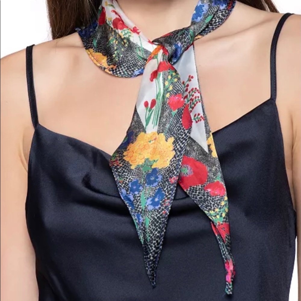 Poppy scarf